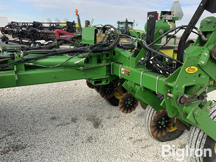2013-john-deere-1770nt-image-13