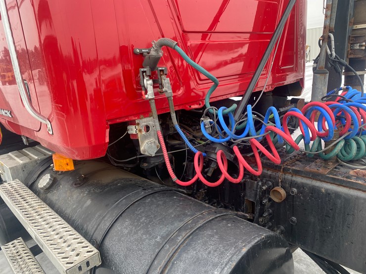 #302-•-2009-mack-gu713-semi-tractor-(has-wi-title)-(mosinee,-wi)-image-74