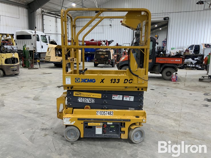 2021-xcmg-xg1330dc-electric-self-propelled-scissor-lift-image-4