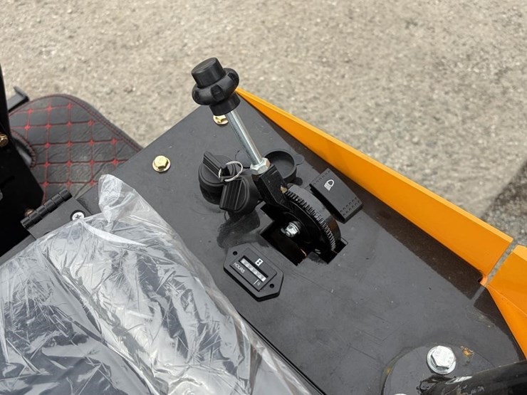 2025-vicsec-vc13-excavator-image-18