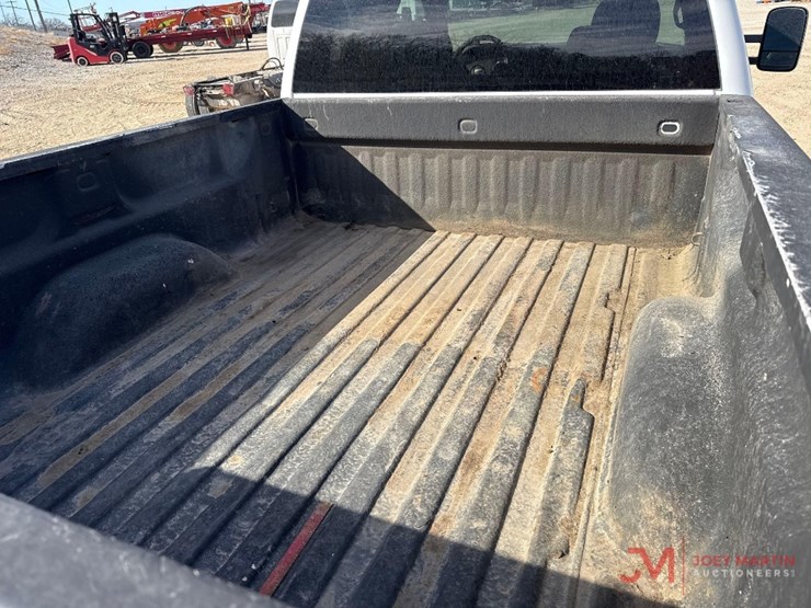 2012-gmc-sierra-2500-image-13