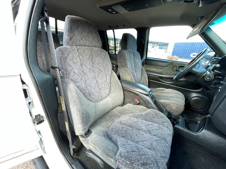 2002-chevrolet-s10-image-102