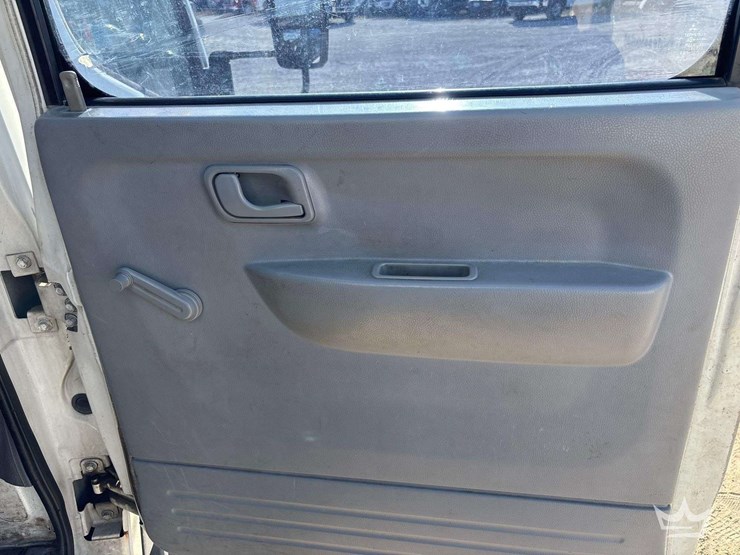 2007-mitsubishi-fuso-fe84d-image-21