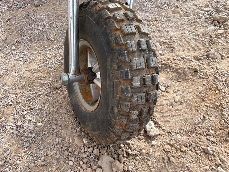 #202-•-three-wheeler-image-3