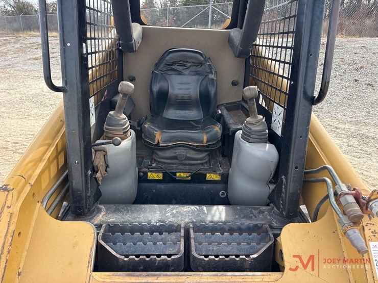 caterpillar-246b-image-19