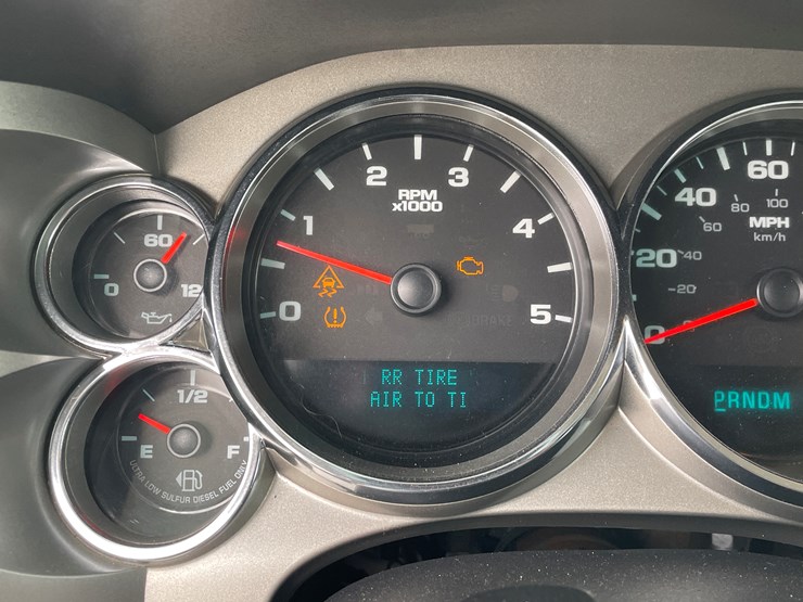 2011-chevrolet-silverado-2500hd-lt-image-75