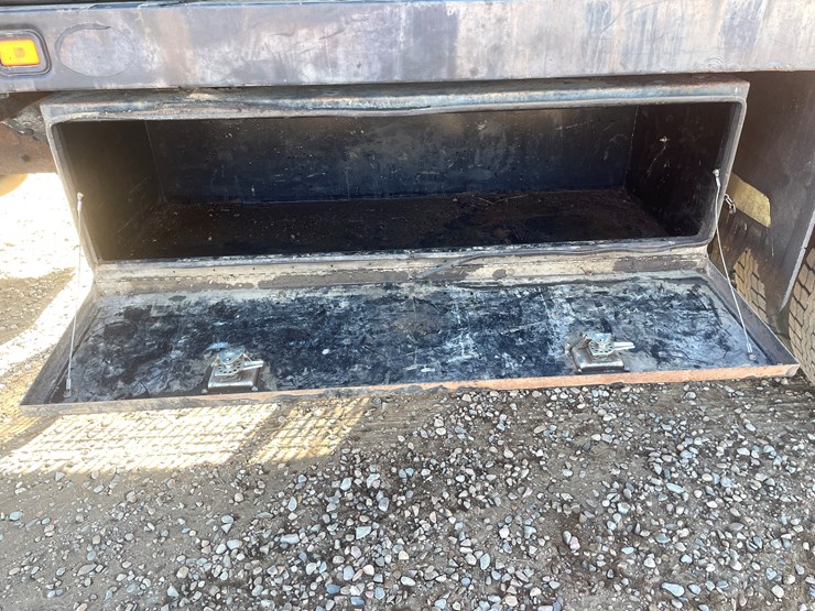 2006-kenworth-t300-image-17