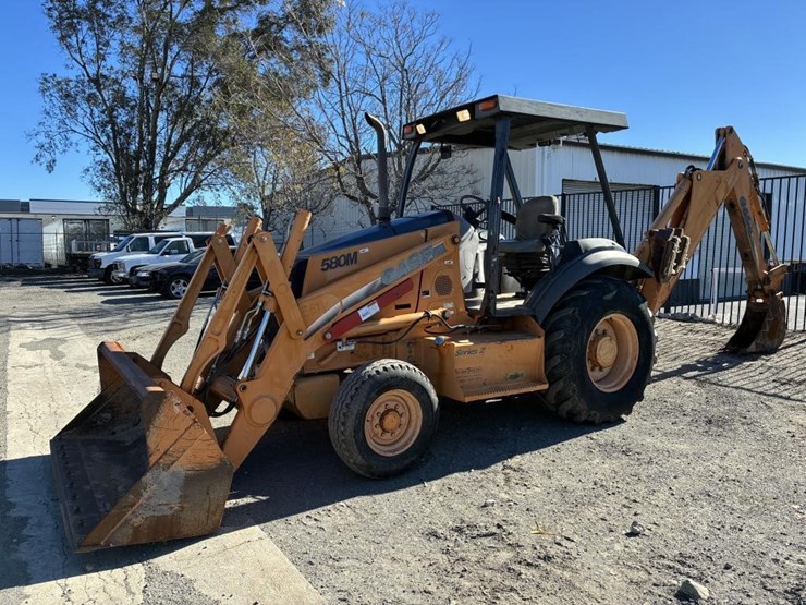 2004-case-580m-image-1