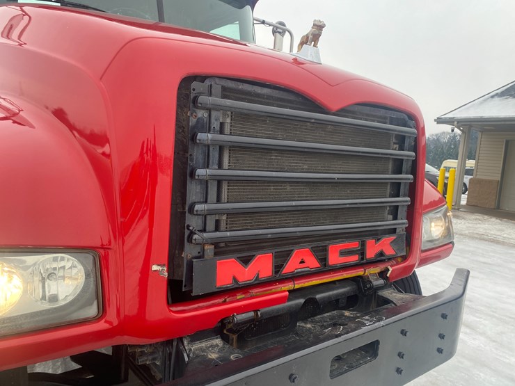#302-•-2009-mack-gu713-semi-tractor-(has-wi-title)-(mosinee,-wi)-image-28