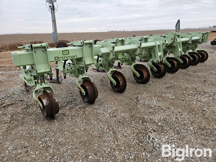 orthman-835-002-8r30-high-clearance-cultivator-image-3