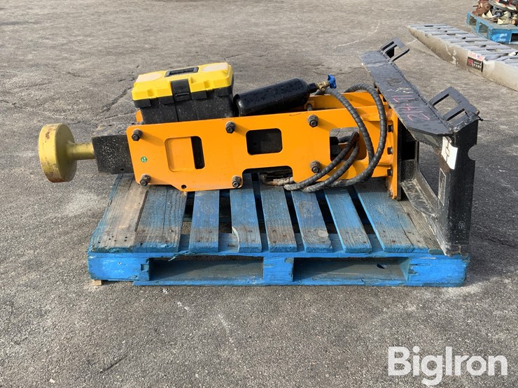 2025-giyi-d680-skid-steer-pile-hammer-(driver)-image-8