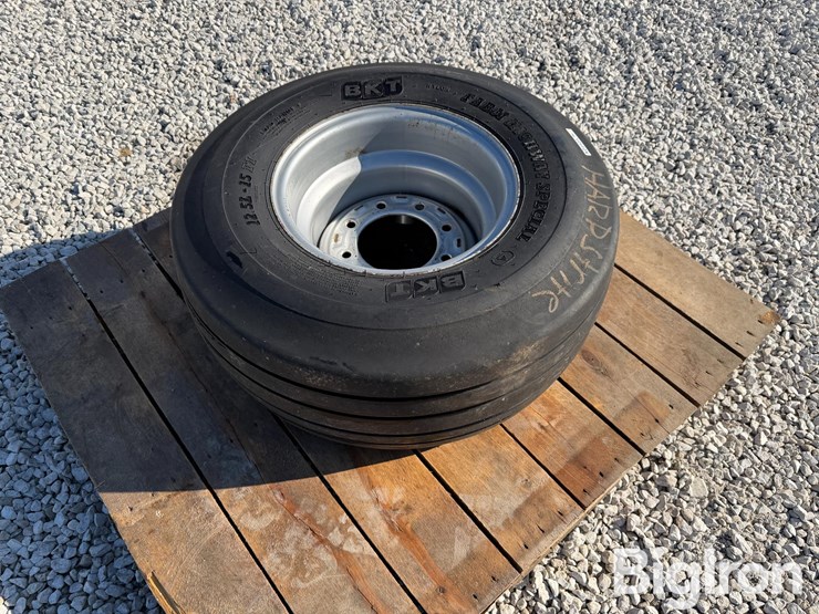 bkt-12.5l-15fi-load-range-f-tire-&-silver-8-bolt-rim-image-5