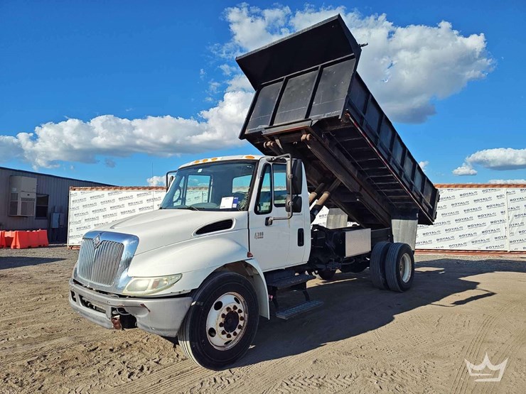 2005-international-durastar-4300-image-1