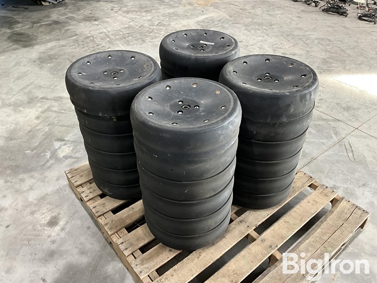 john-deere-xp-planter-row-unit-depth-gauge-wheels-image-3