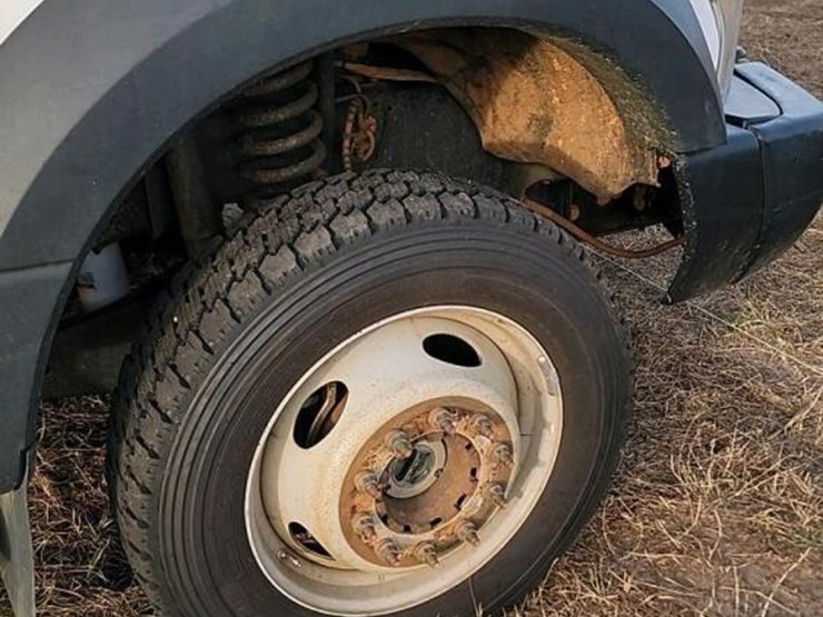 2018-ford-f550-image-16