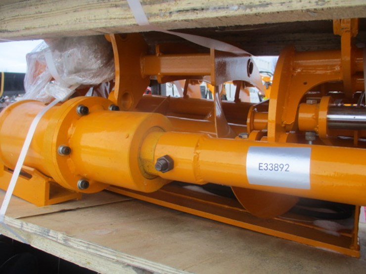 #6639-•-cat-301-excavator-attachment-package-qty-(8)-rake,-ripper,grapple,12inch-auger,-16-inch-auger,8inch-narrow-bucket;-24inch-bucket,32inch-bucket-fits-cat301-image-4