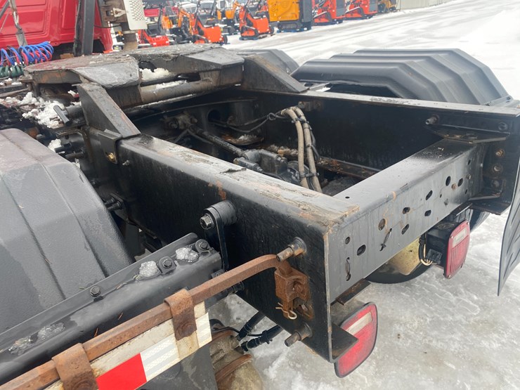 #302-•-2009-mack-gu713-semi-tractor-(has-wi-title)-(mosinee,-wi)-image-65