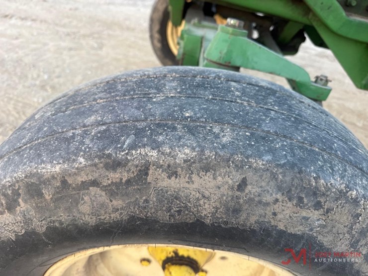 john-deere-4440-image-8