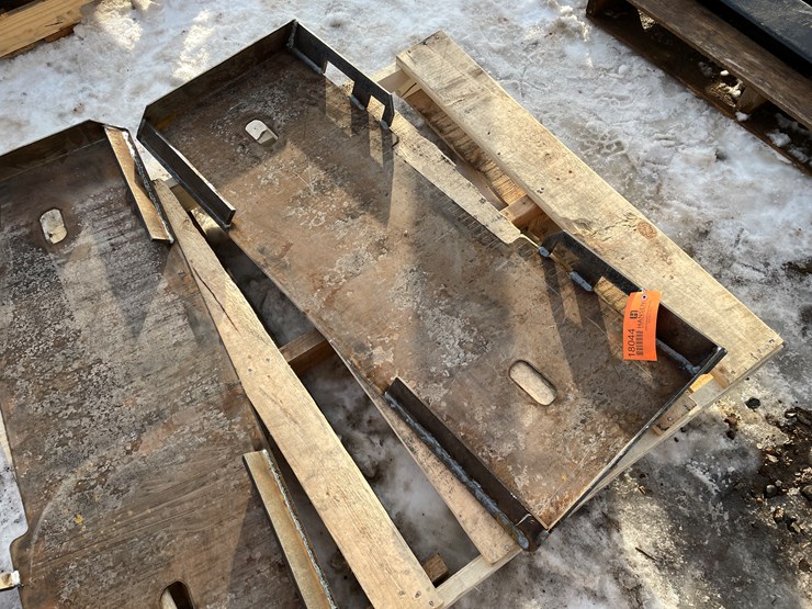 #18044-•-unused-formed-skid-steer-fork-frame-attachments-(princeton,-mn)-image-3