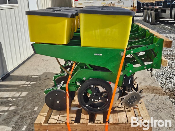 john-deere-max-emerge-plus-row-units-w/precision-planting-v-drives-image-4