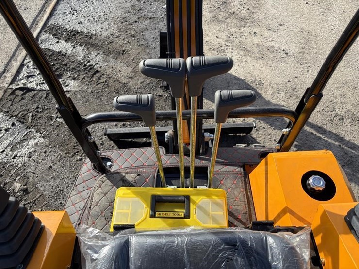 2025-vicsec-vc15-excavator-image-17