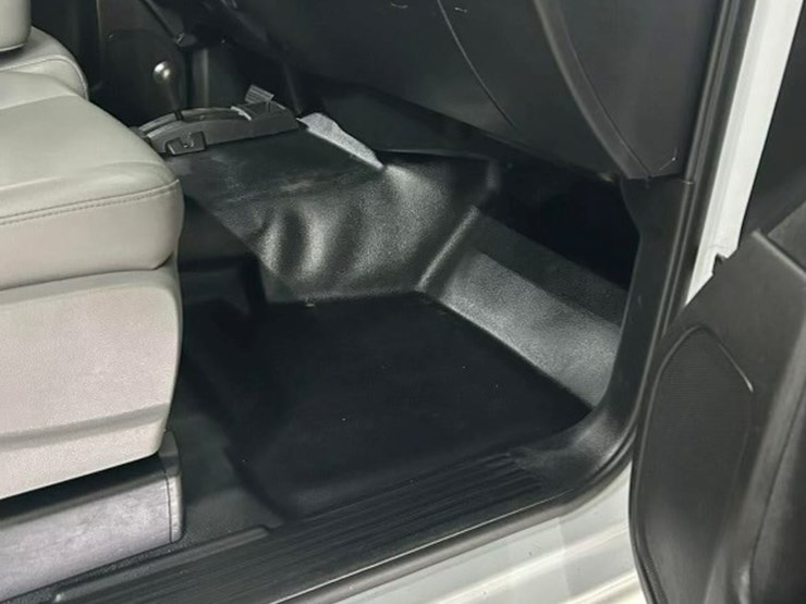 2015-gmc-3500-image-5