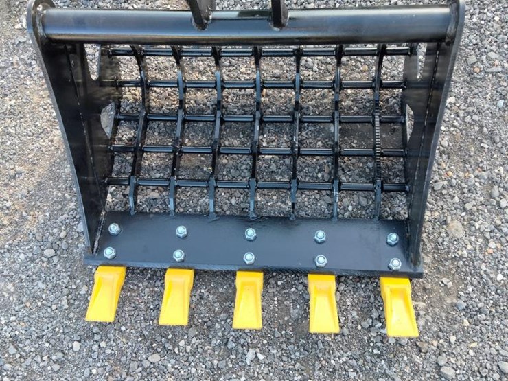 #54-•-mini-excavator-sand-bucket-w/-teeth-image-2