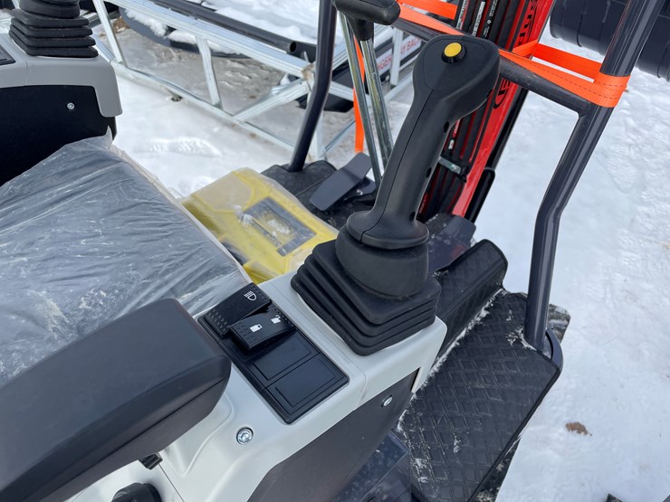 #150-•-2025-agt-mx15rx-mini-excavator-(mosinee,-wi)-image-15