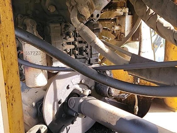 new-holland-w130-image-13