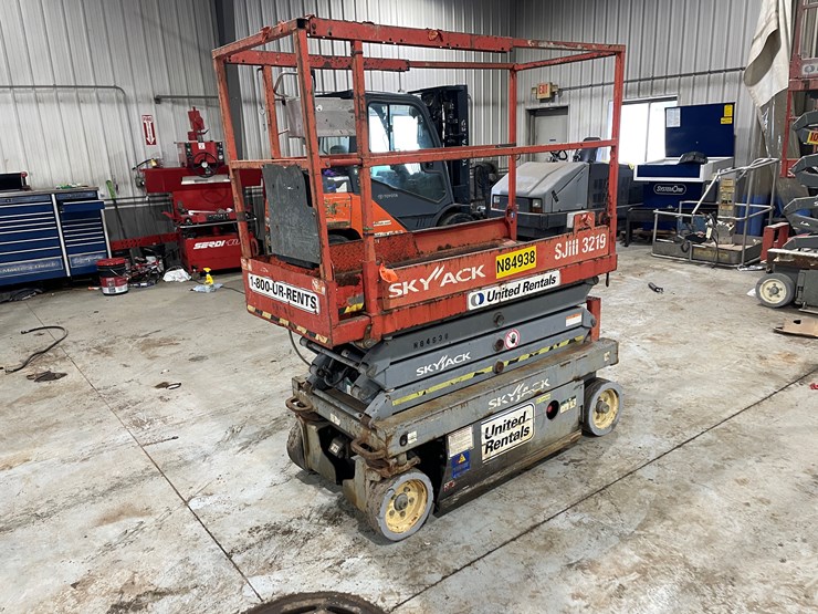 2014-skyjack-sjiii3219-image-1