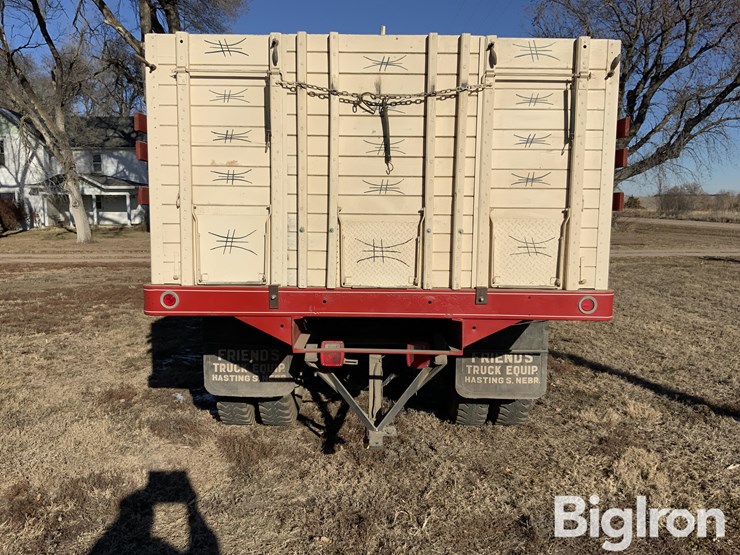 1975-ford-c600-image-6