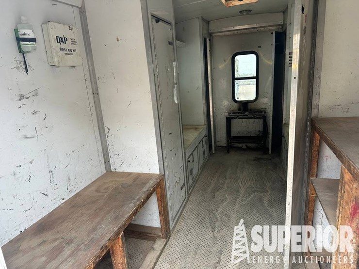 (x)-2013-continental-t/a-bp-crewhouse-trailer,-vi...-image-3