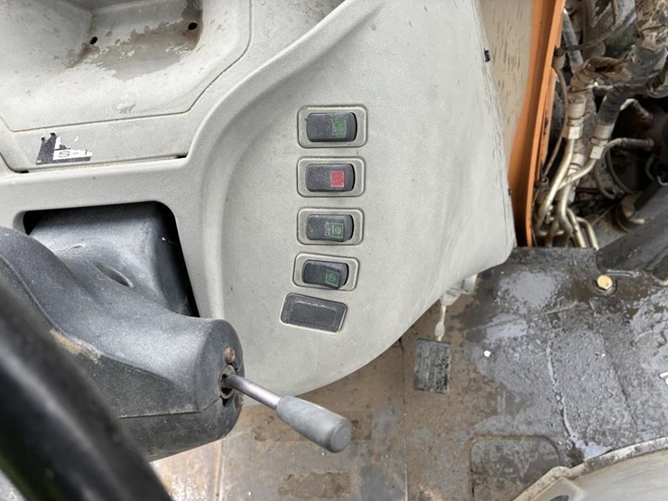 2018-case-580sn-image-23