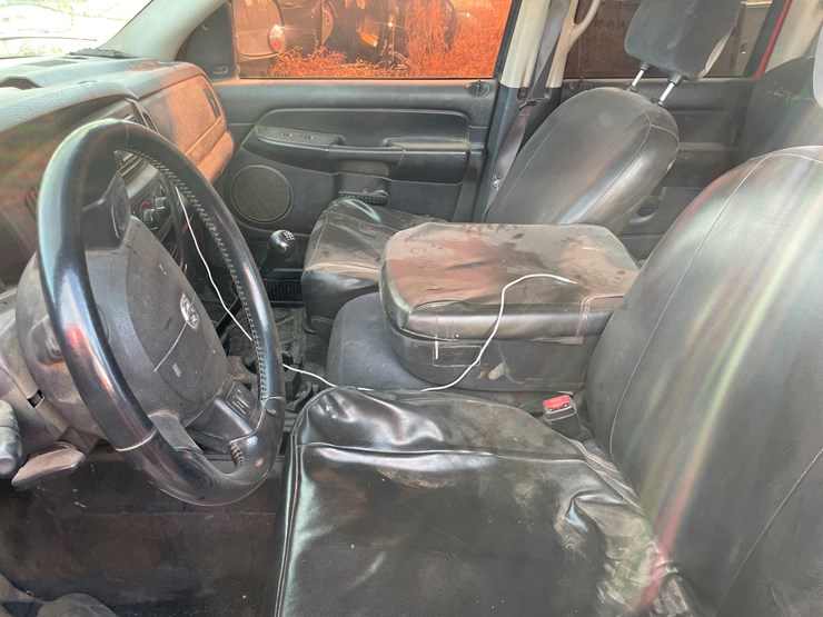 2004-dodge-3500-image-9