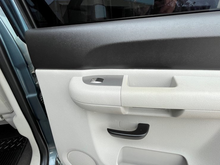 2011-chevrolet-silverado-2500hd-lt-image-100