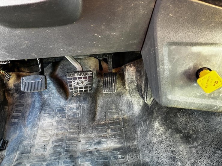 2014-ford-f750-image-18