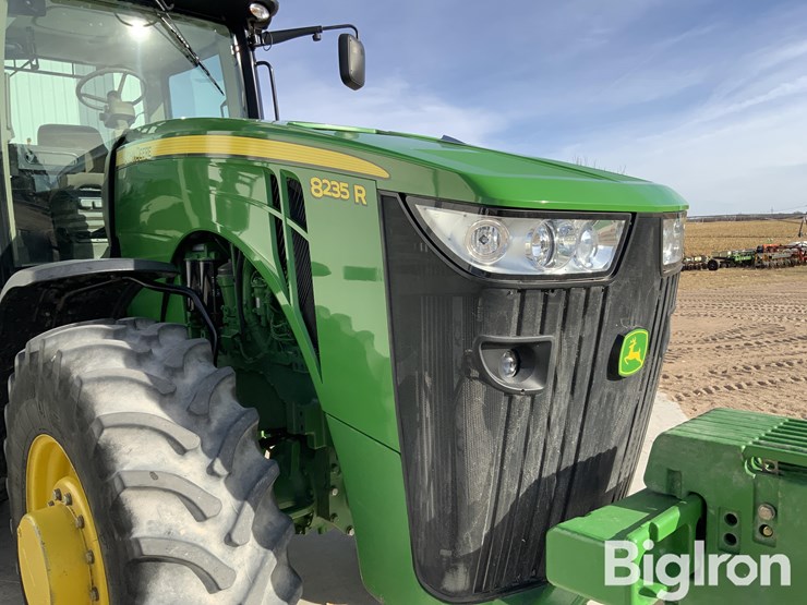 2012-john-deere-8235r-image-16