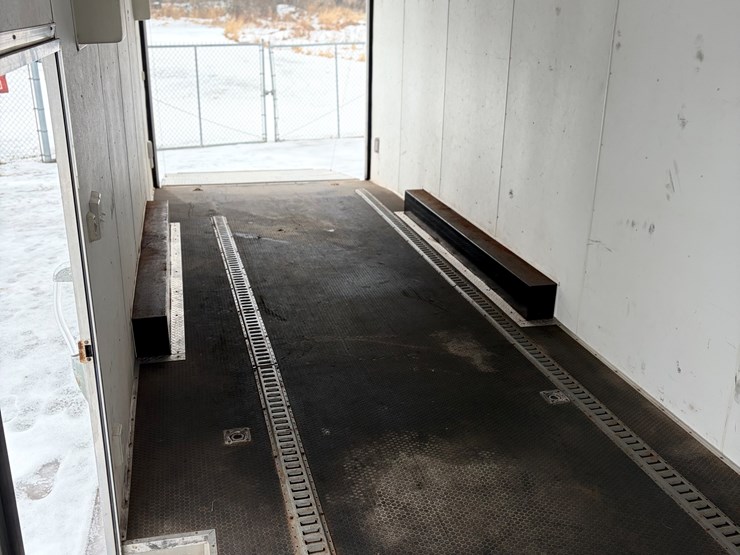 #355-•-2018-vintage-enclosed-trailer-(has-mn-title)-(clintonville,-wi)-image-18