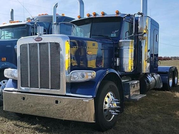 2021-peterbilt-389-image-1