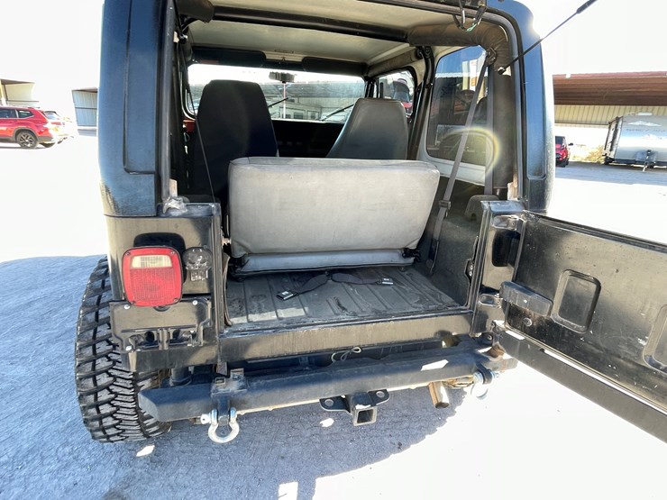 1995-jeep-wrangler-image-96