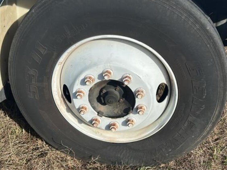 2004-international-durastar-4300-image-6