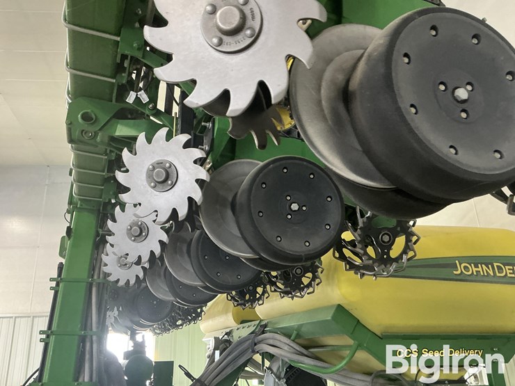 2011-john-deere-1720-ccs-image-16