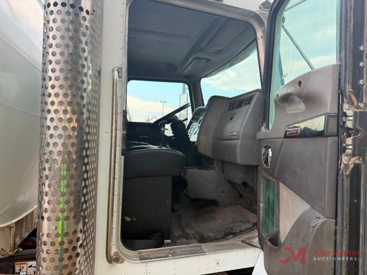 2018-kenworth-t370-image-27