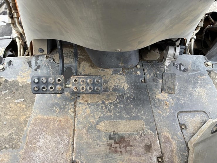 2018-case-580sn-image-20