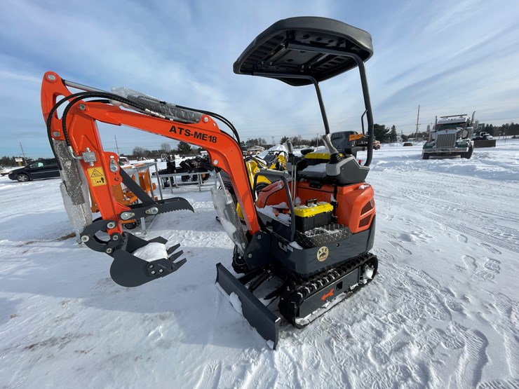 #140-•-landhero-me18-mini-excavator-(mosinee,-wi)-image-12