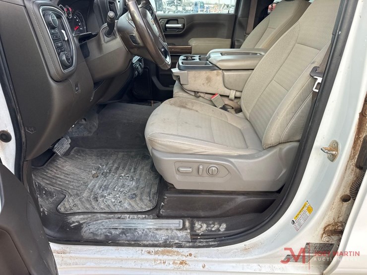 2020-chevrolet-1500-image-21