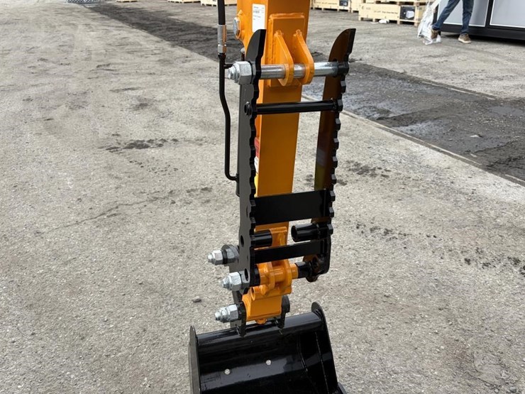 2025-vicsec-vc13-excavator-image-10