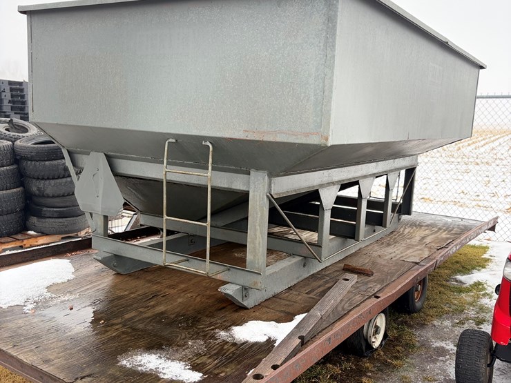 #374-•-trailer-&-gravity-box-(no-title)-(clintonville,-wi)-image-2