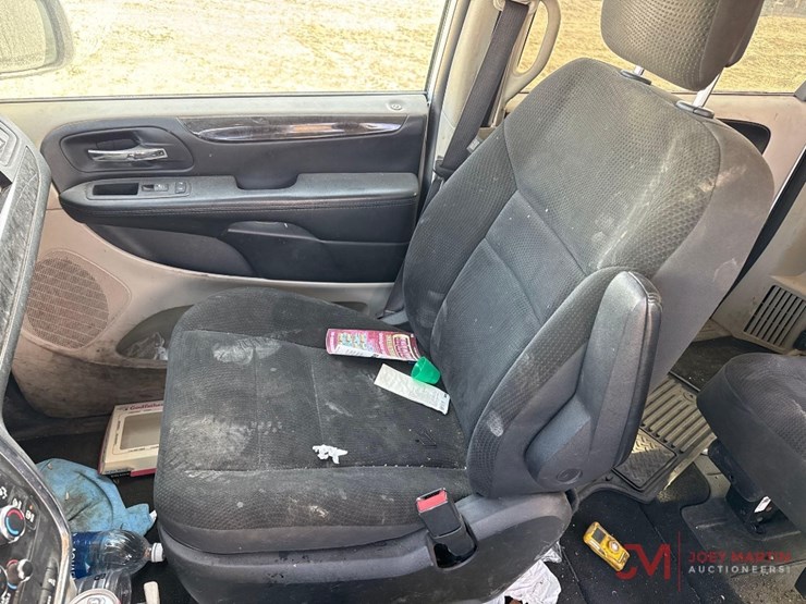 2017-dodge-grand-caravan-image-18