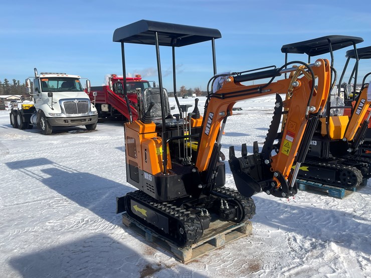 #134-•-miva-va13-mini-excavator-(mosinee,-wi)-image-3